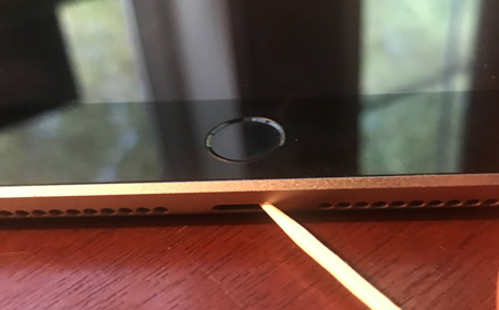 如果 iPad 插入電腦後無法充電，請清潔充電端口